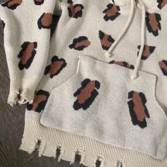 Sparkle in pink sweater! - Picture 2 of 2